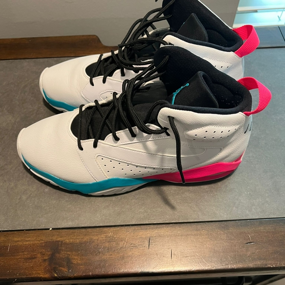 Air Jordan Lift Off
